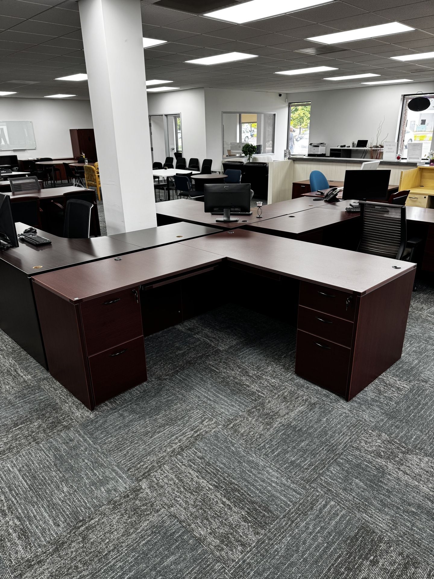 L Shape Desk *25% Off Sale*