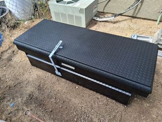Weathergaurd diamond plate trucj toolbox