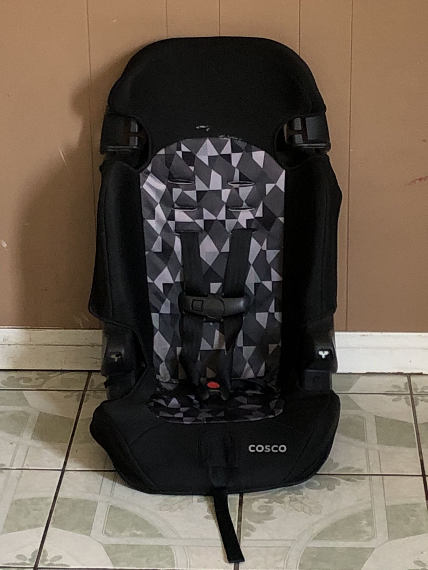 LIKE NEW CAR SEAT 2 IN 1 BOOSTER!!!