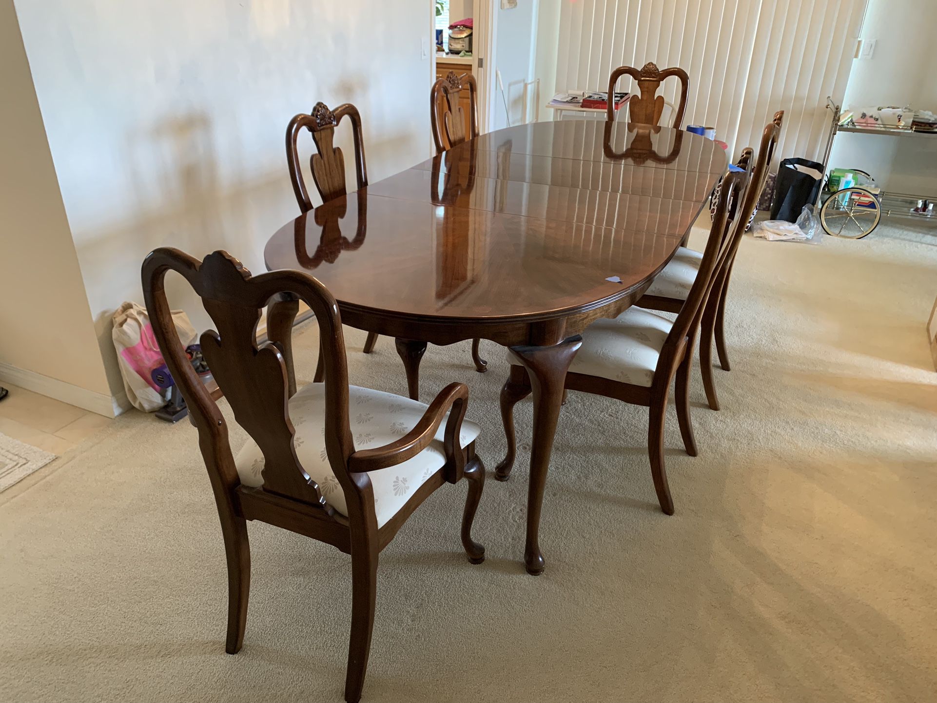 American Drew Cherry Extendable Dining Table and 6 Chairs Very Good Condition 