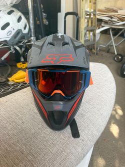 Fox Racing V2 MIPS Motocross Helmet + Fox Goggles Set - Grey/Orange