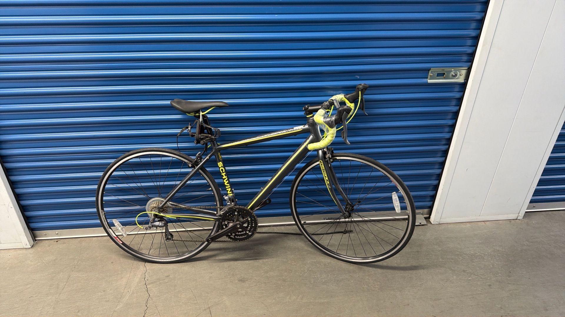 New Schwinn Aluminum 21 Speed Road Bike