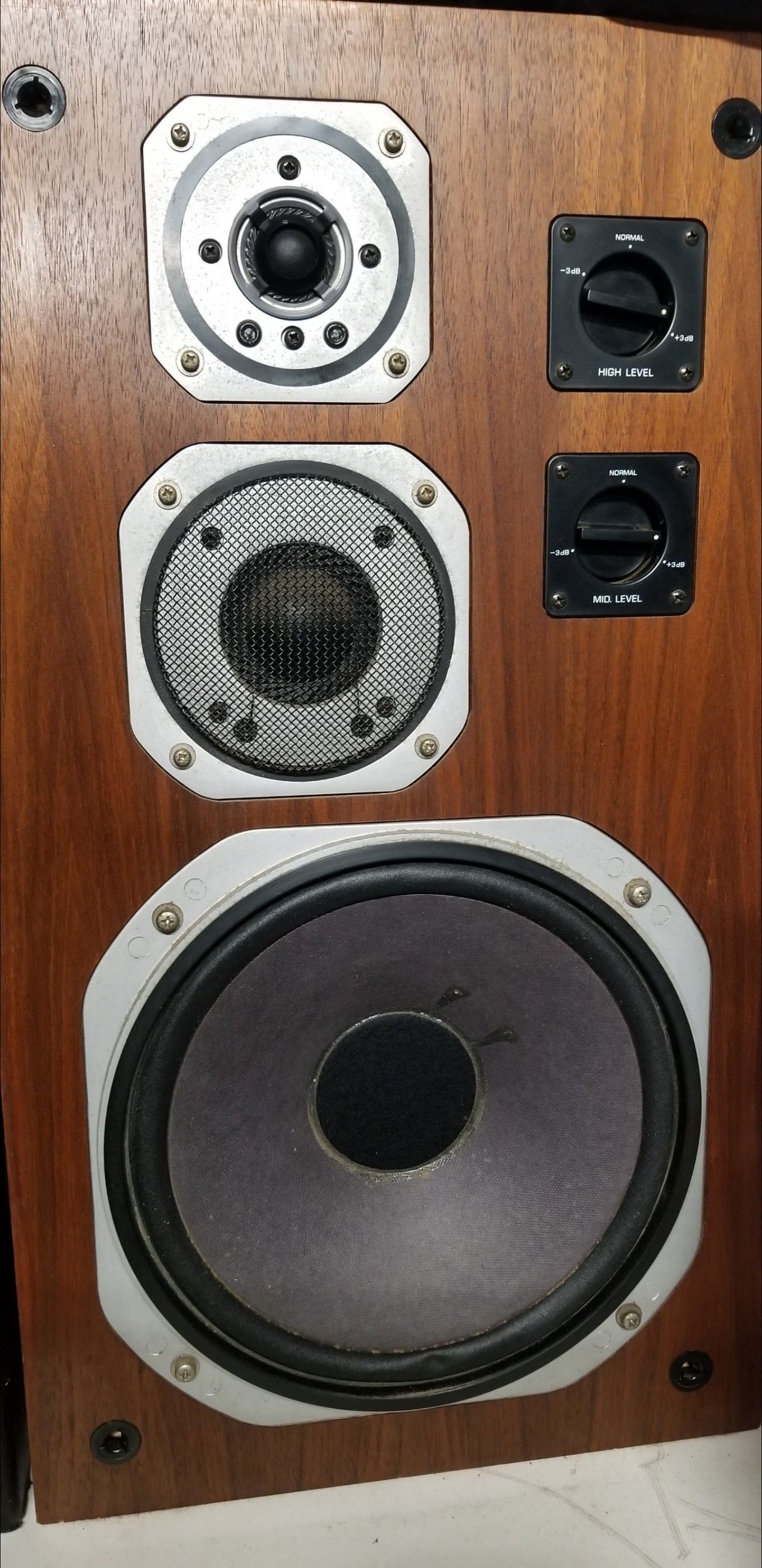 Yamaha NS670 NS-670 Classic 3-way speaker system