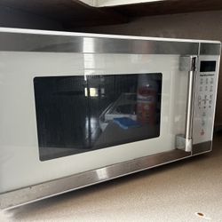 Like-New Kitchen Microwave 