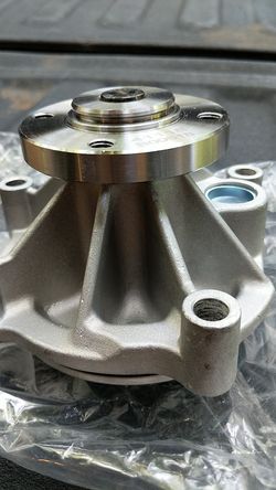 Mustang cobrawater pump brand new low profile