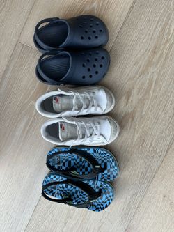 Bundle of Shoes Nike Crocs Reef Size 10-11