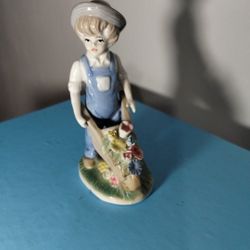VINTAGE CERAMIC - PORCELAIN FIGURINE 6"×3" - Q1