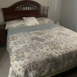 5‑Piece Upholstered Bedroom Set