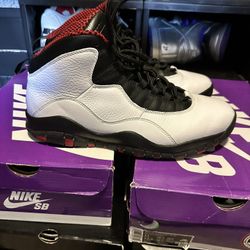Air Jordan Retro 10 Chicago