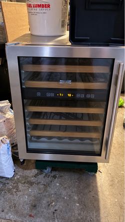 Sub-Zero 424 Wine Refrigerator – Dual Zone – Stainless Steel – Works Great
