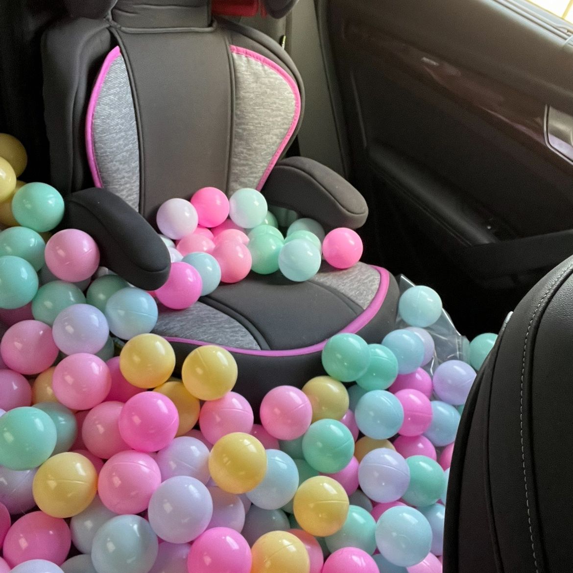 Ball Pit with 1000 Balls
