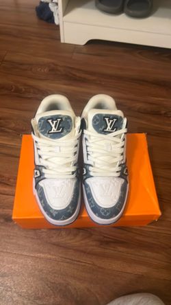 Louis Vuitton boys  Sneakers Size 9 - Excellent Condition
