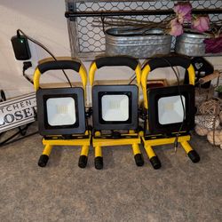 3 Rechargable Work Lights 120 V, 10 W, Lithium-Ion Battery, LED Lamp, 650 Lumens.