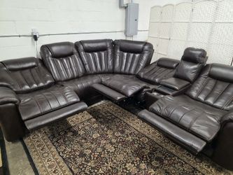 Power Reclining Leather Theater Sectional
Delivery and setup options available