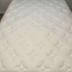 Medium Comfort 12 Inch Queen Size Mattress