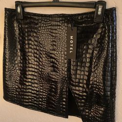 Gorgeous Crocodile Pattern Leather Skirt