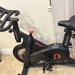 ECHELON CONNECT SPORT INDOOR CYCLING EXERCISE BIKE