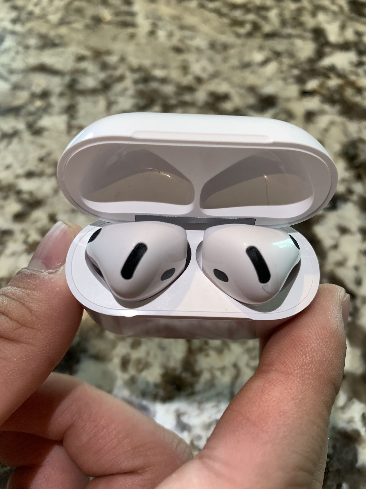 Apple AirPods (4th Gen) - Brand New Sealed