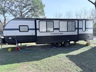 2019 Forest River Cherokee Bunkhouse RV – Sleeps 10 – Clean – $15,900