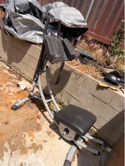 Swinging Ab machine for workout