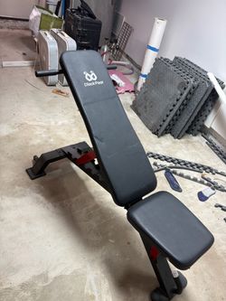 Adjustable Weight Bench - Like New