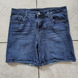 LIKE NEW Size 10 Women's Seven7 Jean Stretch 5-Pocket Weekend Short
