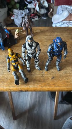 Mcfarlane  HALO REACH Blue,  Yellow, White SPARTAN  Figure