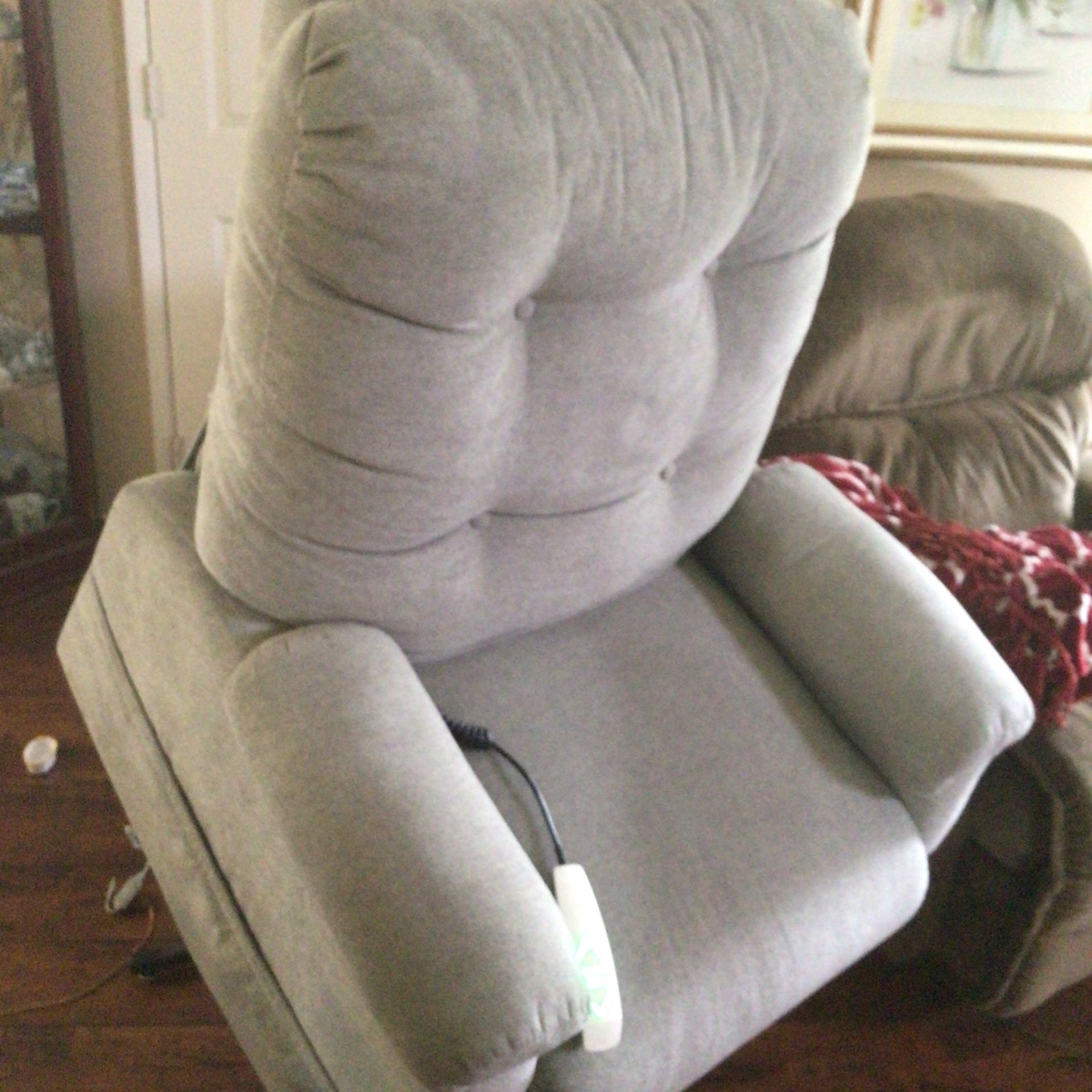 Lift Chair for Sale in Oak Glen, CA OfferUp