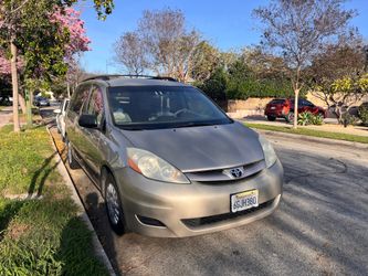 Toyota Sienna Van