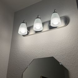 3-Light Bathroom Vanity Light – Brushed Nickel