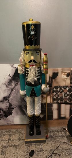 5FT Antique Nutcracker- Christmas