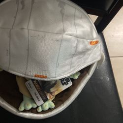 Starwars Mandalorian The Child Plushie Ship With The Child Yoda 