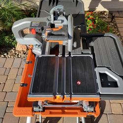 RIDGID 15 Amp 10 in. Wet Tile Saw with Portable Stand