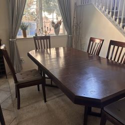 Dining table - With Extension With 6 Chairs