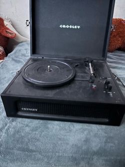 Crosley Record player, records, record holder