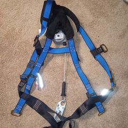   Fall techBody Harness With Lanyard And 9 Ft Retractable Lifeline 