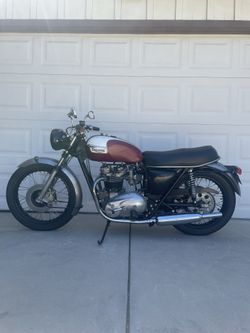 1977 Triumph T140