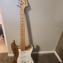 Squier 40th Anniversary Gold Edition Stratocaster