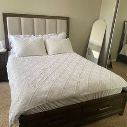 BEDROOM SET