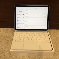 iPad Air (M2) 128 GB W/ Magic Keyboard 