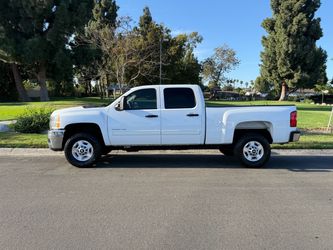 Chevrolet Silverado 2500 HD Crew Cab Pickup