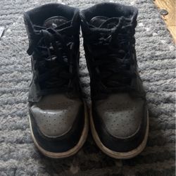 Jordan 1 Mid  Shadow Mid 