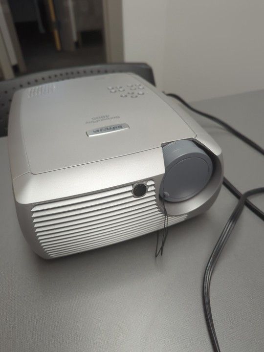 InFocus 4085 Projector