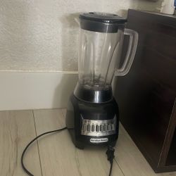  Free Blender- Hamilton beach 