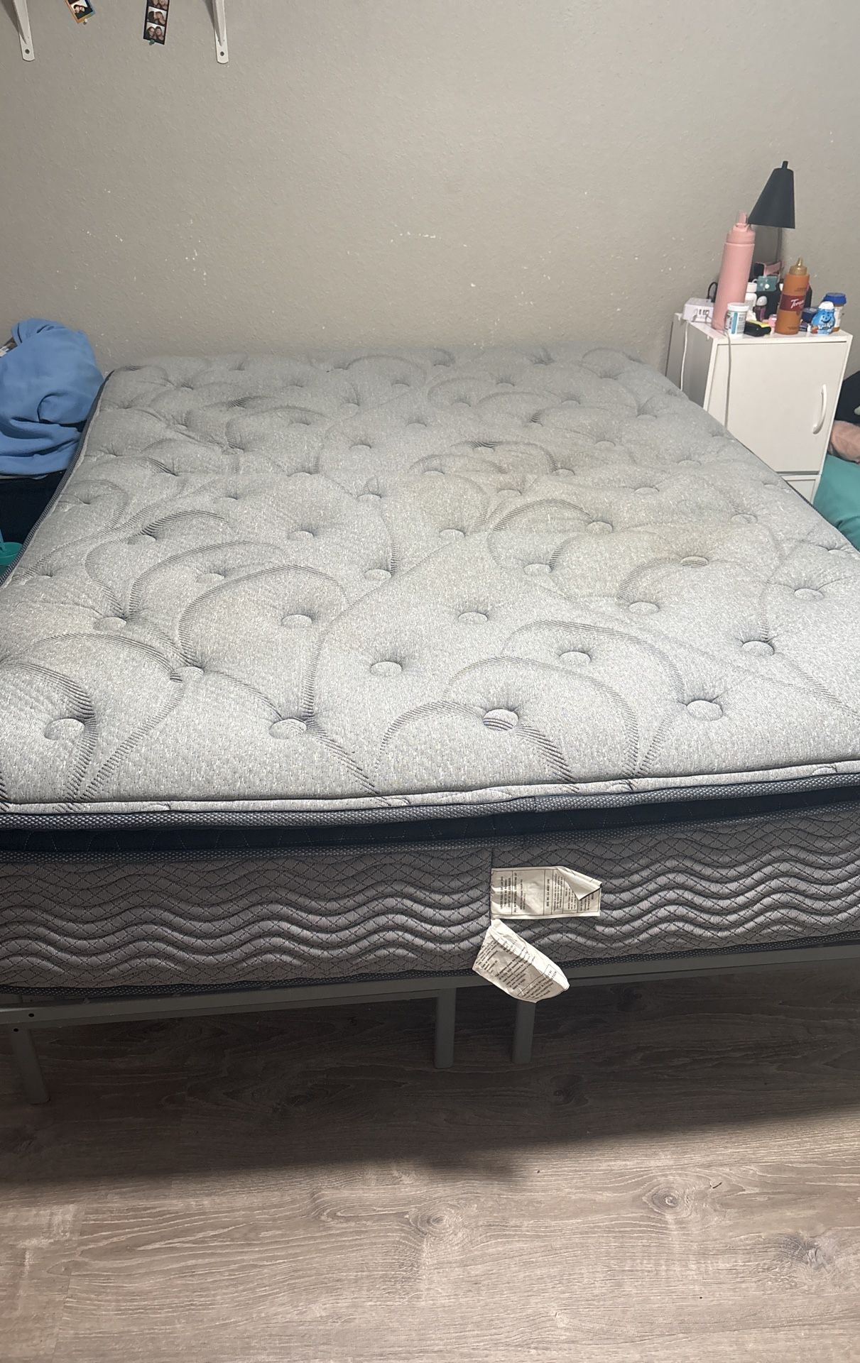 Very Comfortable Queen Bed