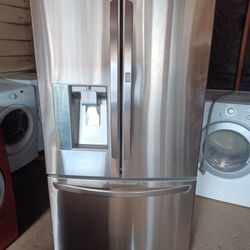 Lg FRENCH DOOR  REFRIGERATOR