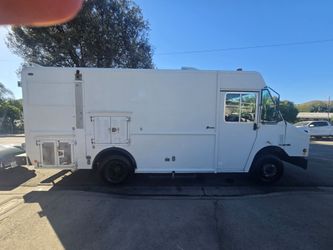 2008 workhorse utilitymaster step van 8.1 v8 gasoline 46k original  milles just smog cold ac clean title one owner reg current located in pomona 9o923