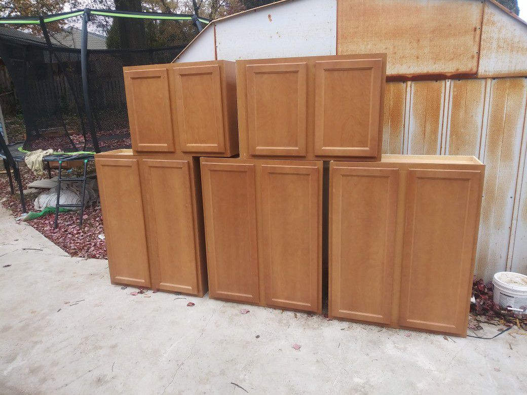 Uppers kitchen cabinets