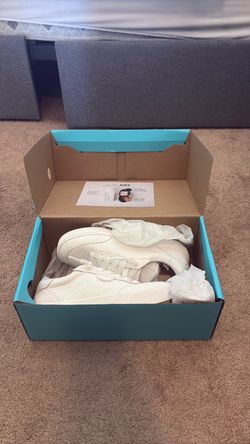 Women’s size 7 reef shoes