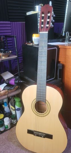 Diamante Nylon String Guitar